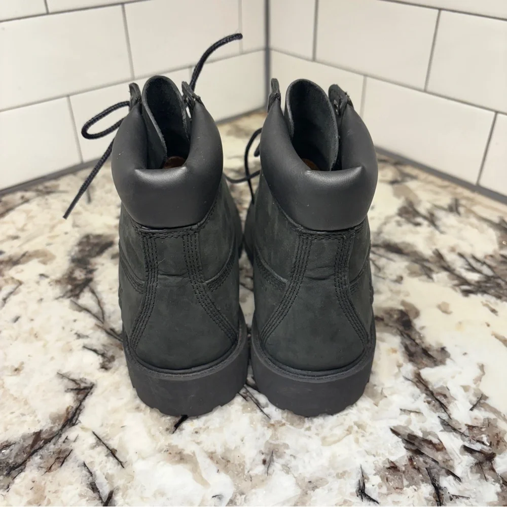 Black timberlands size 3.5